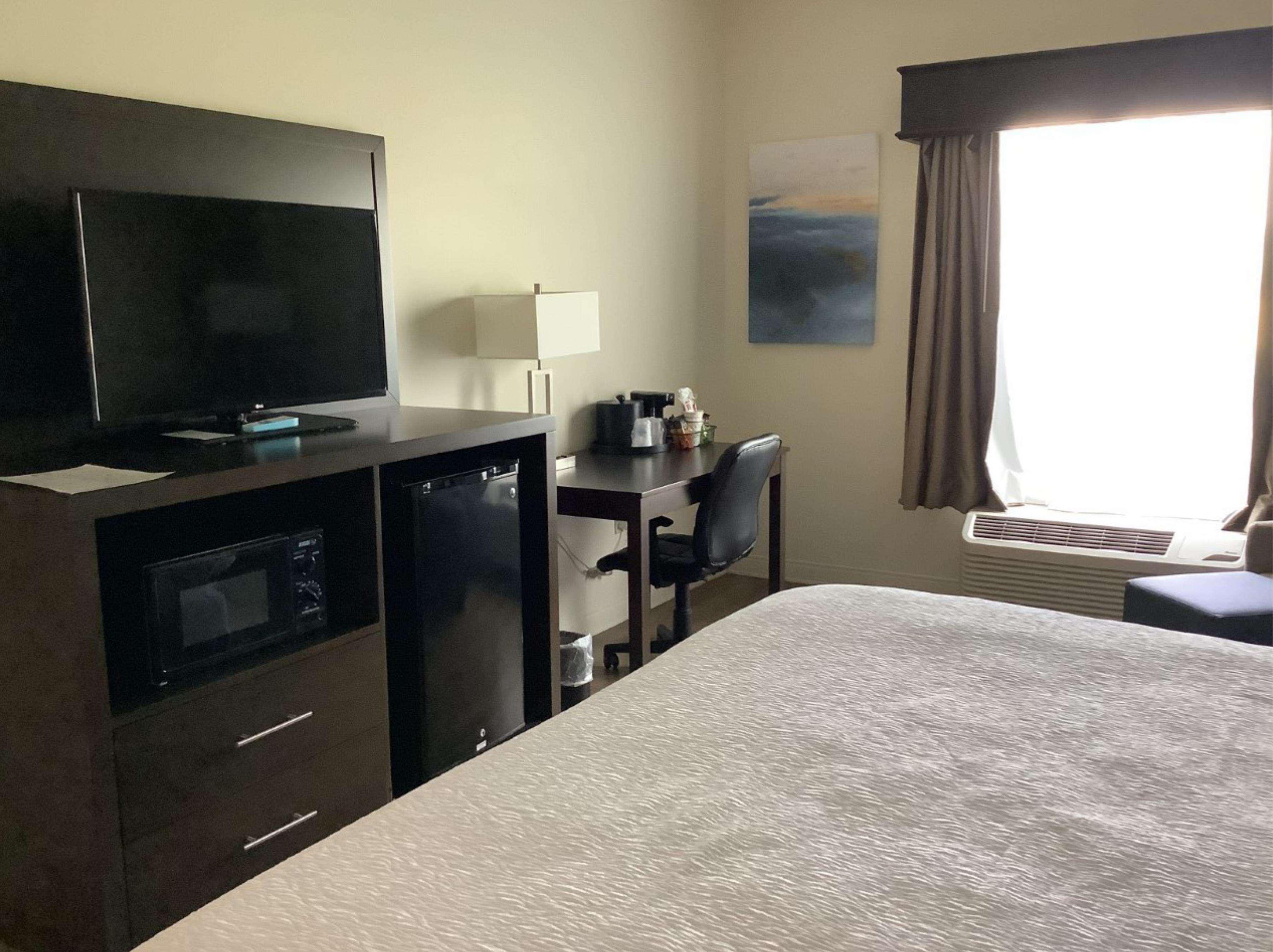 Best Western Plus Madison Exterior photo